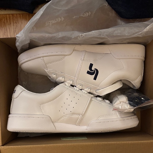 White Kaepa Sneakers Original Packaging NWOT - Picture 4 of 9